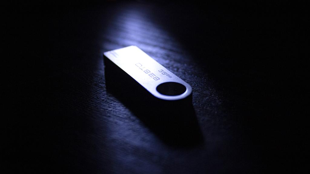 Collage showing diverse features of silunyi platform on multiple devices